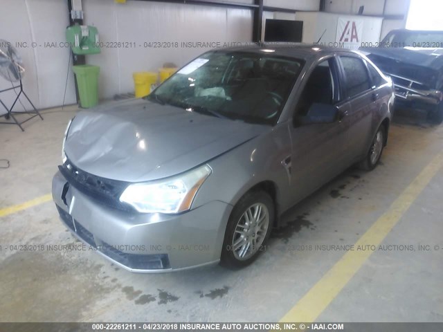 1FAHP35N78W198255 - 2008 FORD FOCUS SE/SEL/SES GRAY photo 2