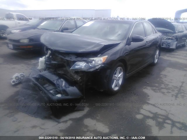4T1BF1FK0DU254176 - 2013 TOYOTA CAMRY L/SE/LE/XLE შავი ფოტო 2