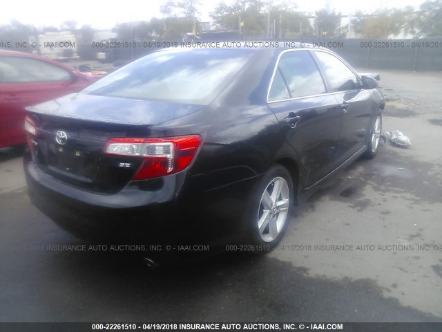 4T1BF1FK0DU254176 - 2013 TOYOTA CAMRY L/SE/LE/XLE შავი ფოტო 4