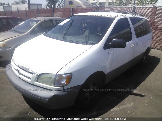 4T3ZF13C0YU174109 - 2000 TOYOTA SIENNA LE/XLE WHITE photo 2