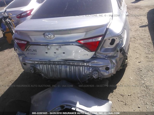 4T1BF1FK2GU195801 - 2016 TOYOTA CAMRY LE/XLE/SE/XSE SILVER photo 6