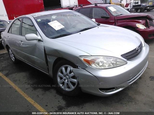 JTDBE32K530152807 - 2003 TOYOTA CAMRY LE/XLE SILVER photo 1