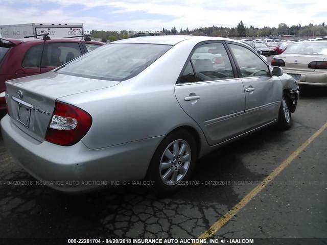 JTDBE32K530152807 - 2003 TOYOTA CAMRY LE/XLE SILVER photo 4