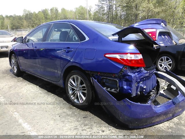 4T1BF1FK7GU594638 - 2016 TOYOTA CAMRY LE/XLE/SE/XSE BLUE photo 3