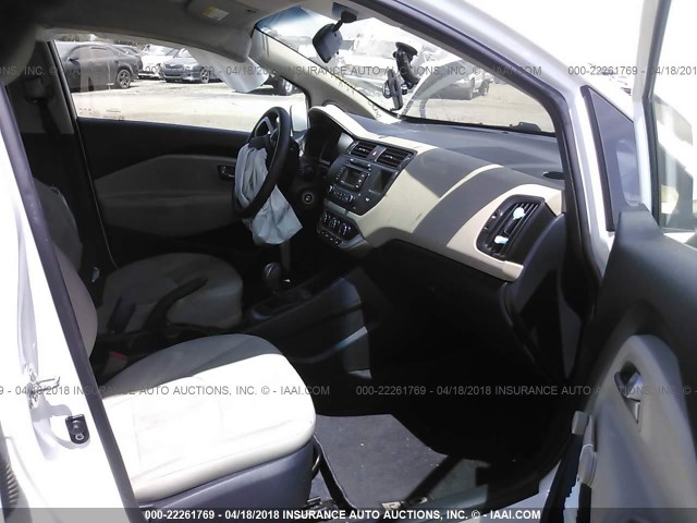 KNADM4A32D6220181 - 2013 KIA RIO LX Սպիտակ լուսանկար 5