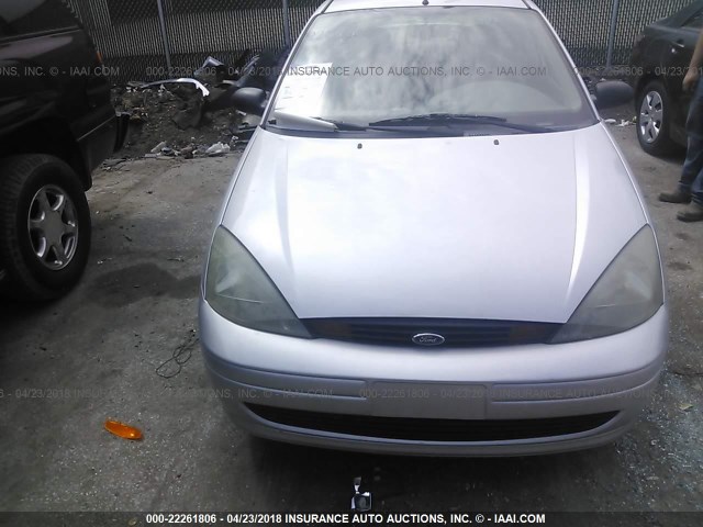 1FAFP33P03W108142 - 2003 FORD FOCUS LX SILVER photo 6