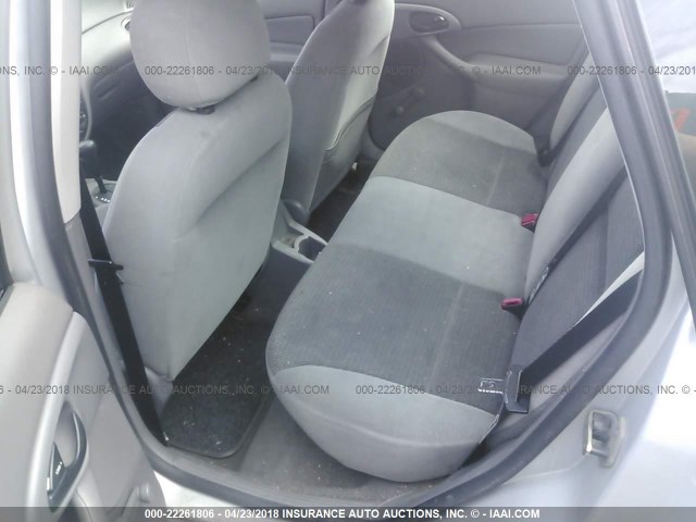 1FAFP33P03W108142 - 2003 FORD FOCUS LX SILVER photo 8