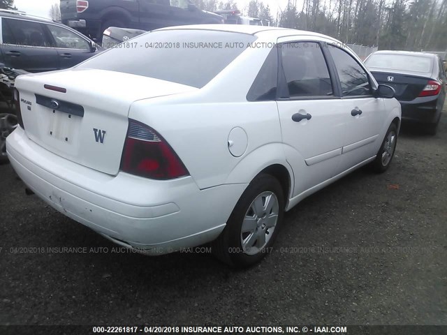 1FAHP34N97W162504 - 2007 FORD FOCUS ZX4/S/SE/SES 白色 照片 4