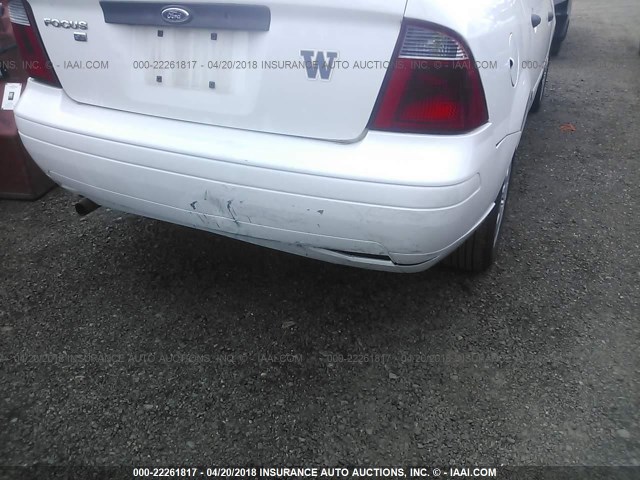1FAHP34N97W162504 - 2007 FORD FOCUS ZX4/S/SE/SES 白色 照片 6