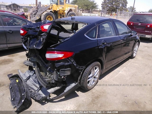 3FA6P0H79GR174916 - 2016 FORD FUSION SE BLACK photo 4