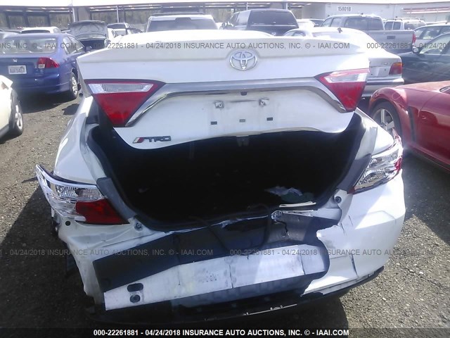 4T1BF1FK0FU053705 - 2015 TOYOTA CAMRY LE/XLE/SE/XSE WHITE photo 6