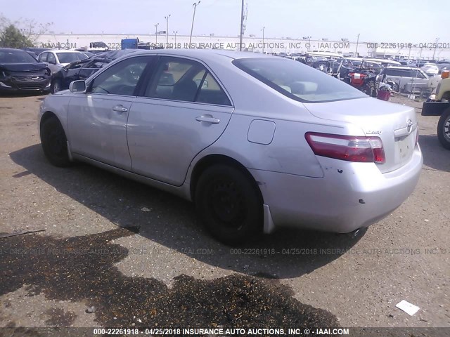 4T1BK46K37U541075 - 2007 TOYOTA CAMRY NEW GENERAT LE/XLE/SE SILVER photo 3