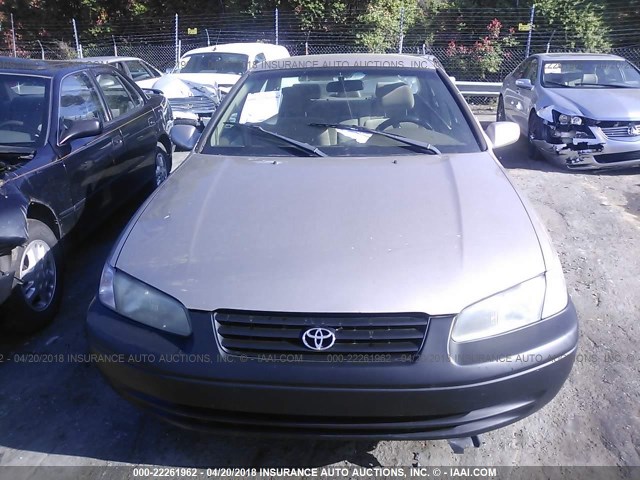 4T1BG22K2VU113846 - 1997 TOYOTA CAMRY CE/LE/XLE 金色 照片 6