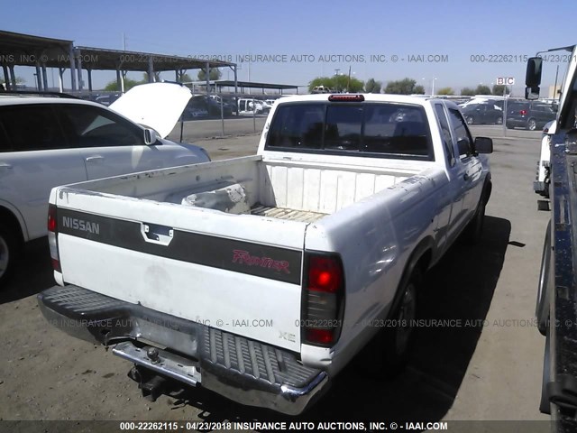 1N6DD26S8WC367789 - 1998 NISSAN FRONTIER KING CAB XE/KING CAB SE WHITE photo 4