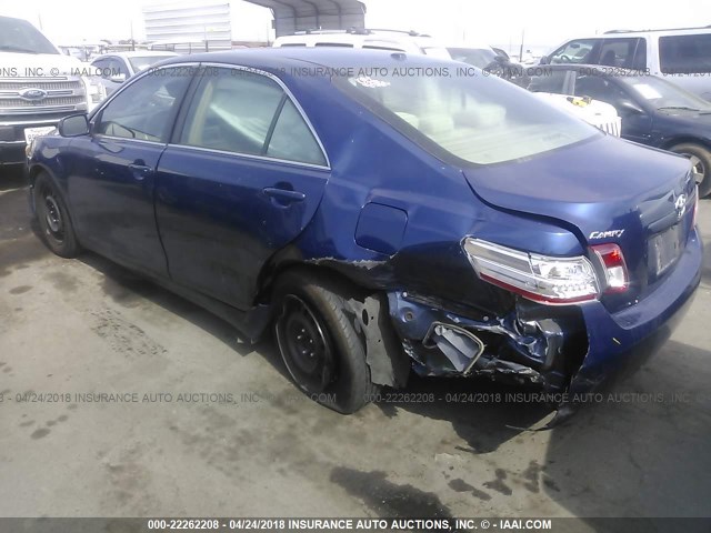 4T4BF3EK8AR022701 - 2010 TOYOTA CAMRY SE/LE/XLE BLUE photo 3