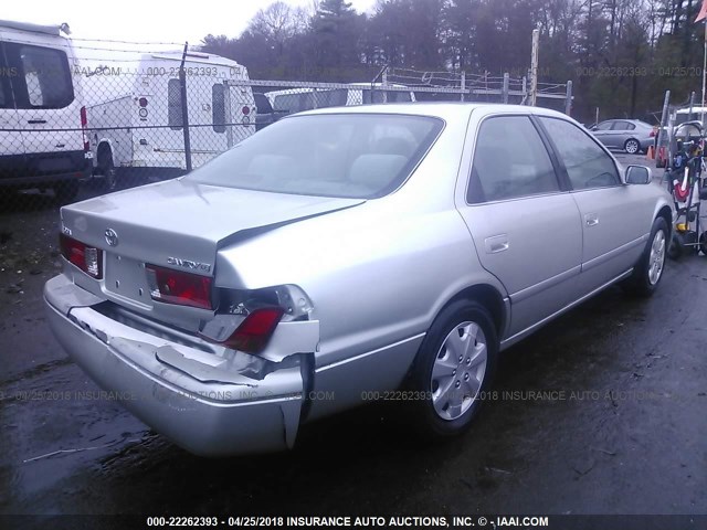 JT2BG22K0Y0424054 - 2000 TOYOTA CAMRY CE/LE/XLE SILVER photo 4