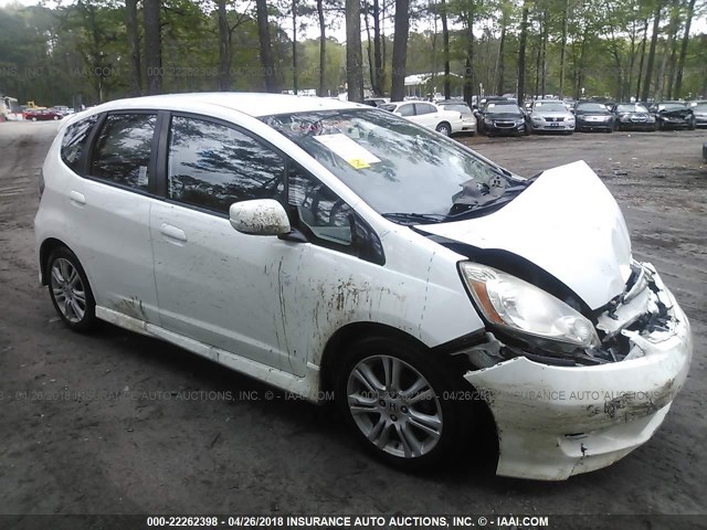 JHMGE8H58BC016722 - 2011 HONDA FIT SPORT WHITE photo 1