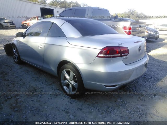 WVWFW7AH3CV000572 - 2012 VOLKSWAGEN EOS LUX/EXECUTIVE SILVER photo 3