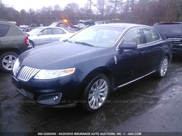1LNHM94R89G621538 - 2009 LINCOLN MKS BLUE photo 2
