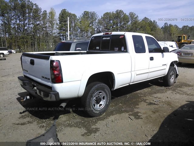 1GCHC29U25E145708 - 2005 CHEVROLET SILVERADO C2500 HEAVY DUTY WHITE photo 4