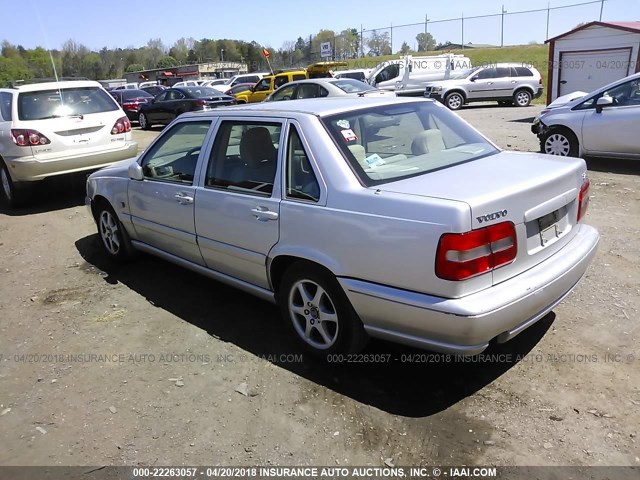 YV1LS55A2X2612781 - 1999 VOLVO S70 SILVER photo 3