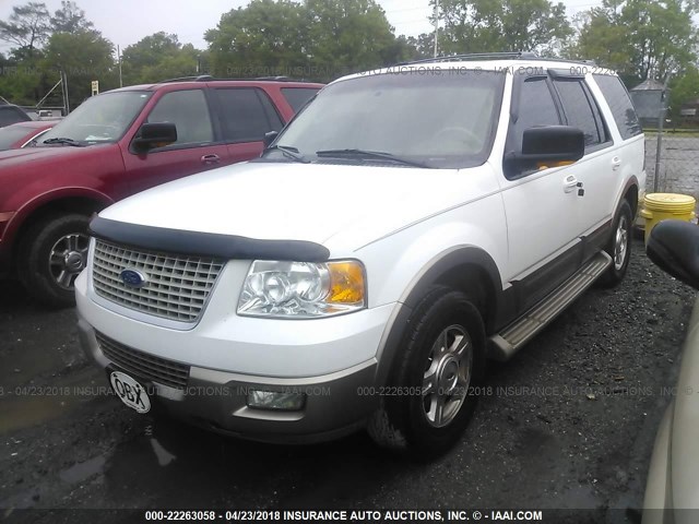 1FMFU17L24LB60689 - 2004 FORD EXPEDITION EDDIE BAUER WHITE photo 2