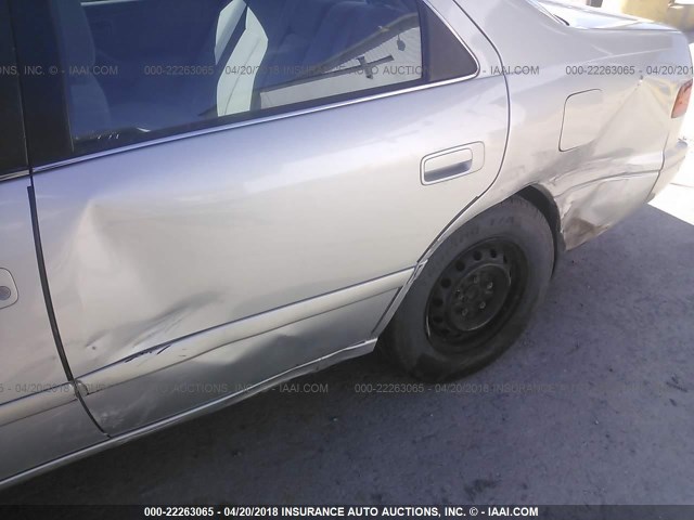 4T1BG22K3YU707642 - 2000 TOYOTA CAMRY CE/LE/XLE 银色 照片 6