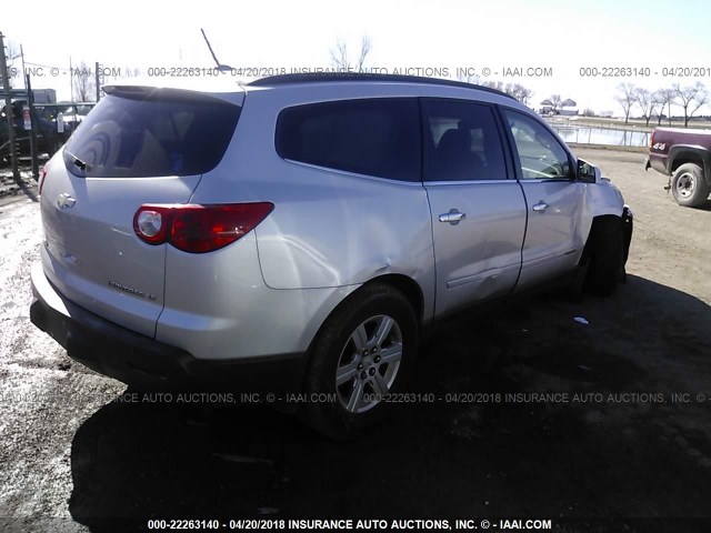 1GNEV23D39S111376 - 2009 CHEVROLET TRAVERSE LT SILVER photo 4