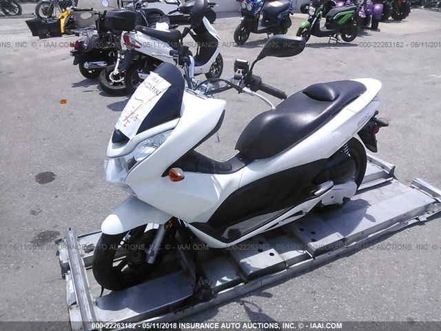 MLHJF2805B5002168 - 2011 HONDA PCX WHITE photo 2