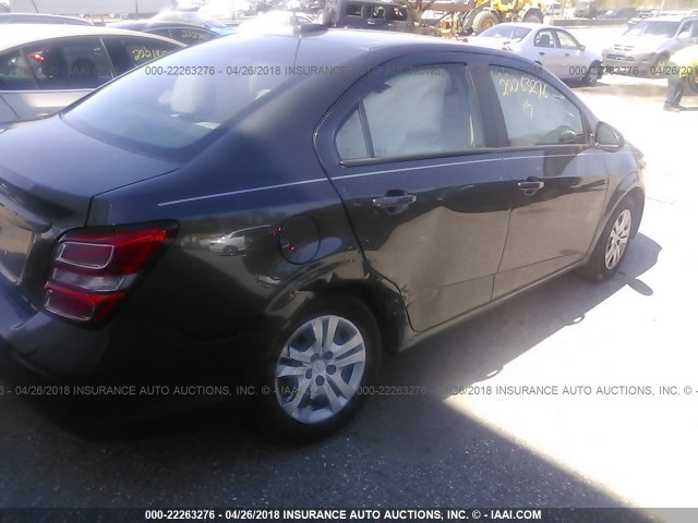 1G1JB5SG5H4154903 - 2017 CHEVROLET SONIC LS 灰色 照片 4