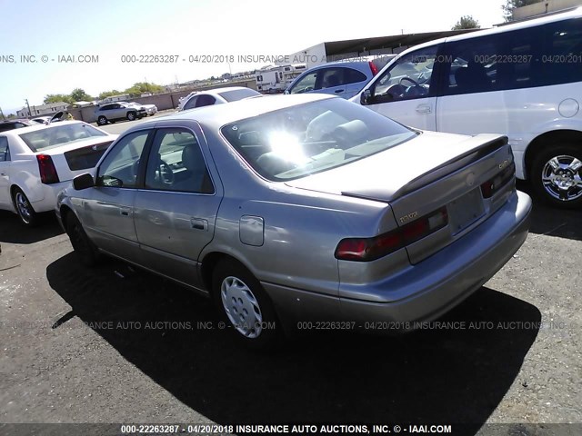 JT2BG22K0W0206631 - 1998 TOYOTA CAMRY CE/LE/XLE 金色 照片 3