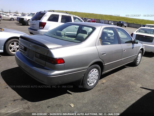 JT2BG22K0W0206631 - 1998 TOYOTA CAMRY CE/LE/XLE 金色 照片 4