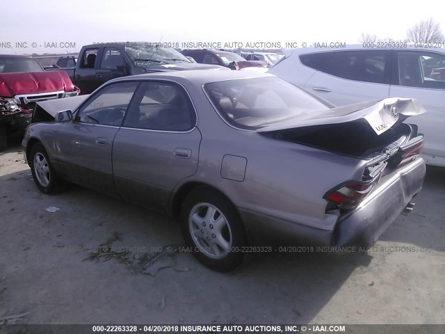 JT8VK13T0P0150341 - 1993 LEXUS ES 300 GOLD photo 3