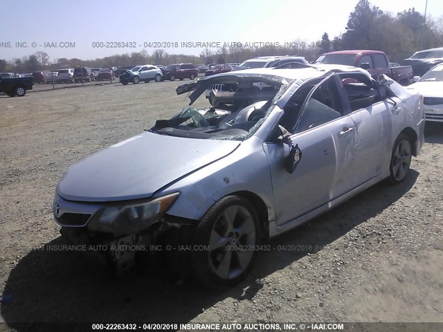 4T1BK1FK5CU007052 - 2012 TOYOTA CAMRY SE/XLE SILVER photo 2