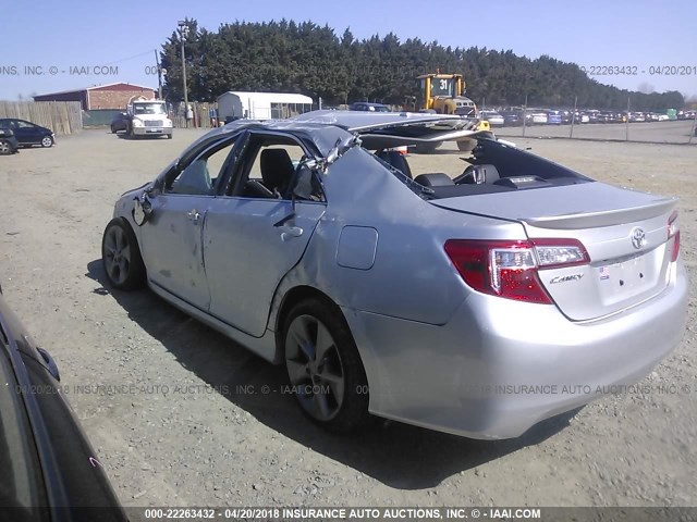 4T1BK1FK5CU007052 - 2012 TOYOTA CAMRY SE/XLE SILVER photo 3