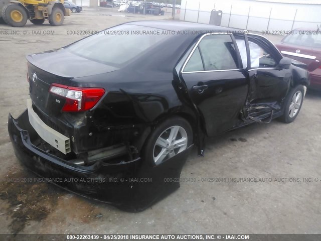 4T1BF1FK3CU119790 - 2012 TOYOTA CAMRY SE/LE/XLE 黑色 照片 4