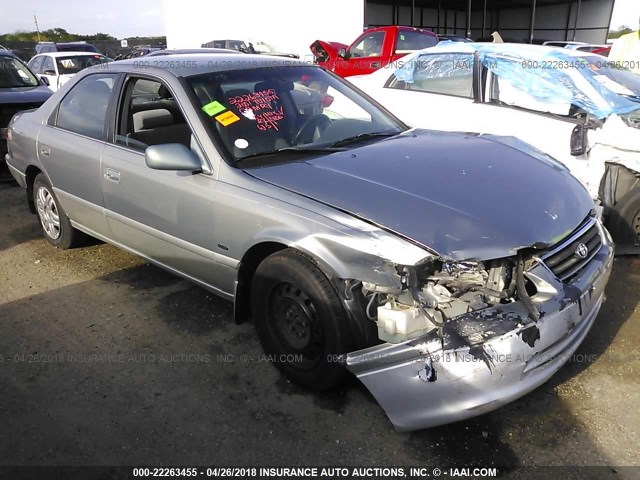 JT2BG22K210553628 - 2001 TOYOTA CAMRY CE/LE/XLE SILVER photo 1