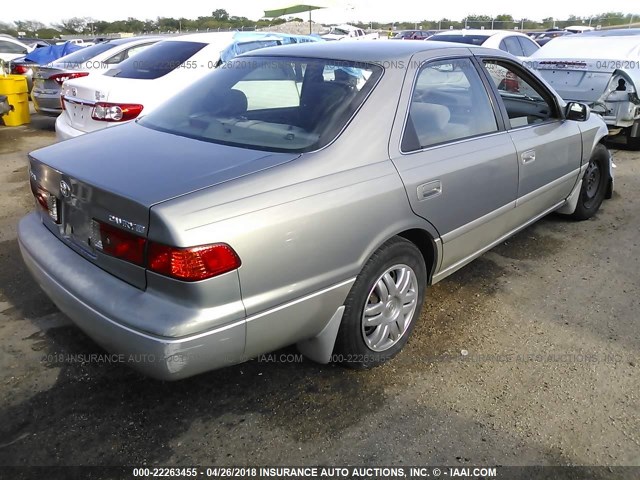 JT2BG22K210553628 - 2001 TOYOTA CAMRY CE/LE/XLE SILVER photo 4