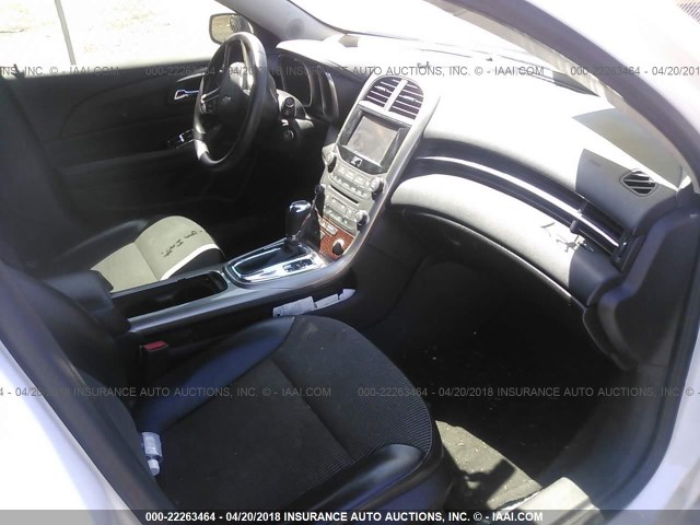 1G11C5SAXDF277488 - 2013 CHEVROLET MALIBU 1LT WHITE photo 5