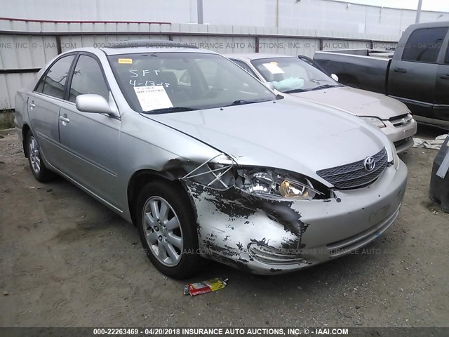 JTDBF32KX20011517 - 2002 TOYOTA CAMRY LE/XLE/SE ვერცხლისფერი ფოტო 1