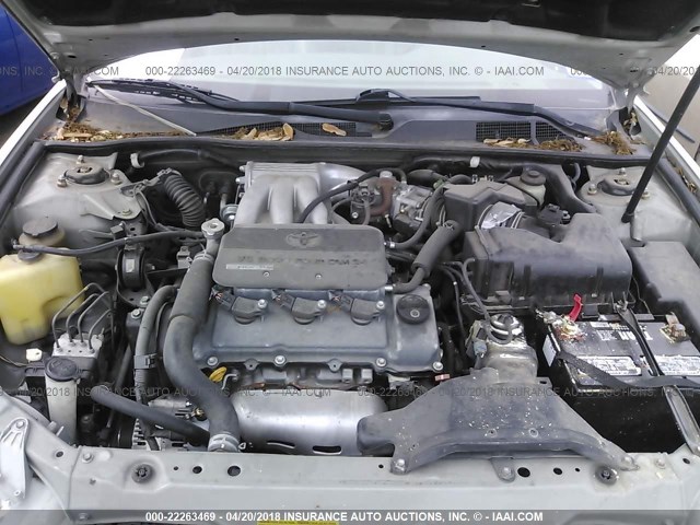 JTDBF32KX20011517 - 2002 TOYOTA CAMRY LE/XLE/SE ვერცხლისფერი ფოტო 10