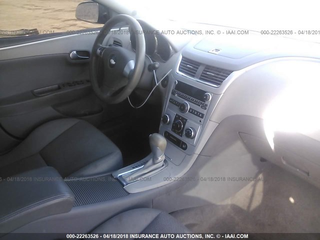 1G1ZG57B684237595 - 2008 CHEVROLET MALIBU LS GRAY photo 5