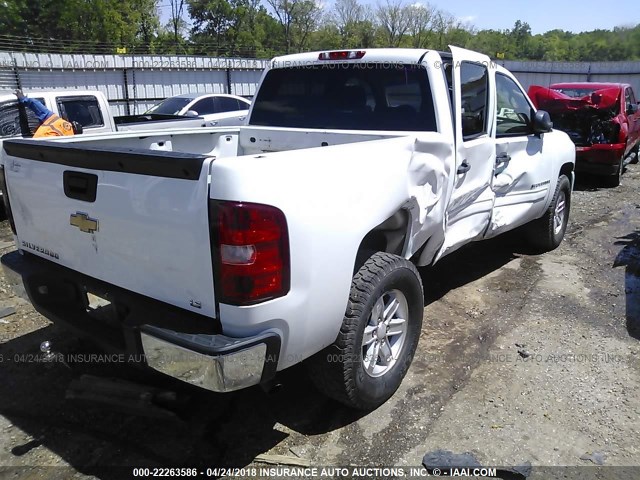 3GCEC13CX9G250587 - 2009 CHEVROLET SILVERADO C1500/C1500  LS WHITE photo 4