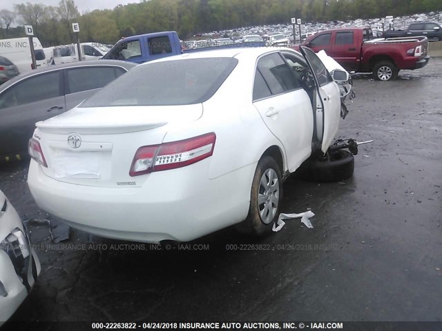 4T1BF3EK5BU712708 - 2011 TOYOTA CAMRY SE/LE/XLE WHITE photo 4