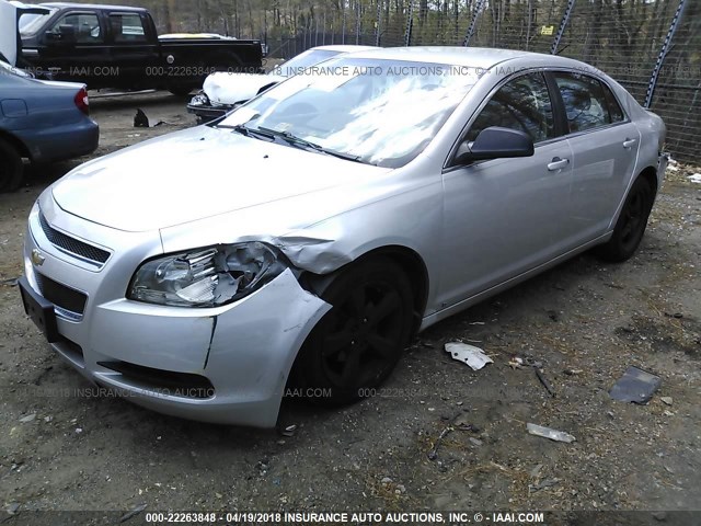 1G1ZB5EB3A4121018 - 2010 CHEVROLET MALIBU LS SILVER photo 2