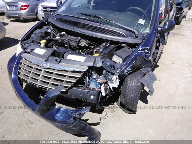 2C4GP44R55R420733 - 2005 CHRYSLER TOWN & COUNTRY LX BLUE photo 6