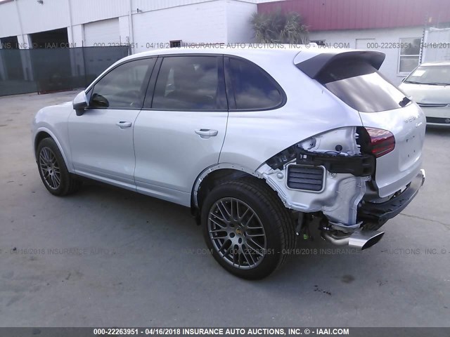 WP1AA2A25JKA04417 - 2018 PORSCHE CAYENNE SILVER photo 3