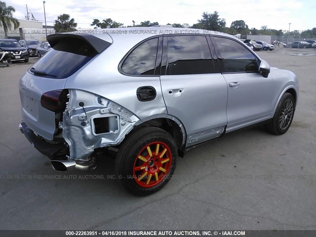 WP1AA2A25JKA04417 - 2018 PORSCHE CAYENNE SILVER photo 4