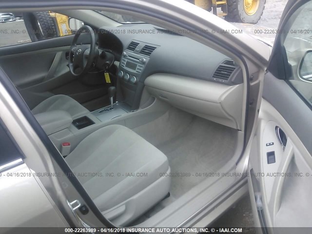 4T1BE46K29U381040 - 2009 TOYOTA CAMRY SE/LE/XLE GOLD photo 5