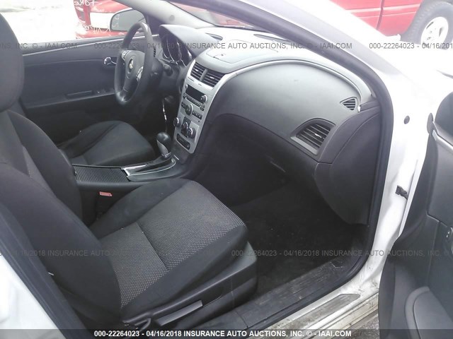 1G1ZC5E03AF187147 - 2010 CHEVROLET MALIBU 1LT თეთრი ფოტო 5